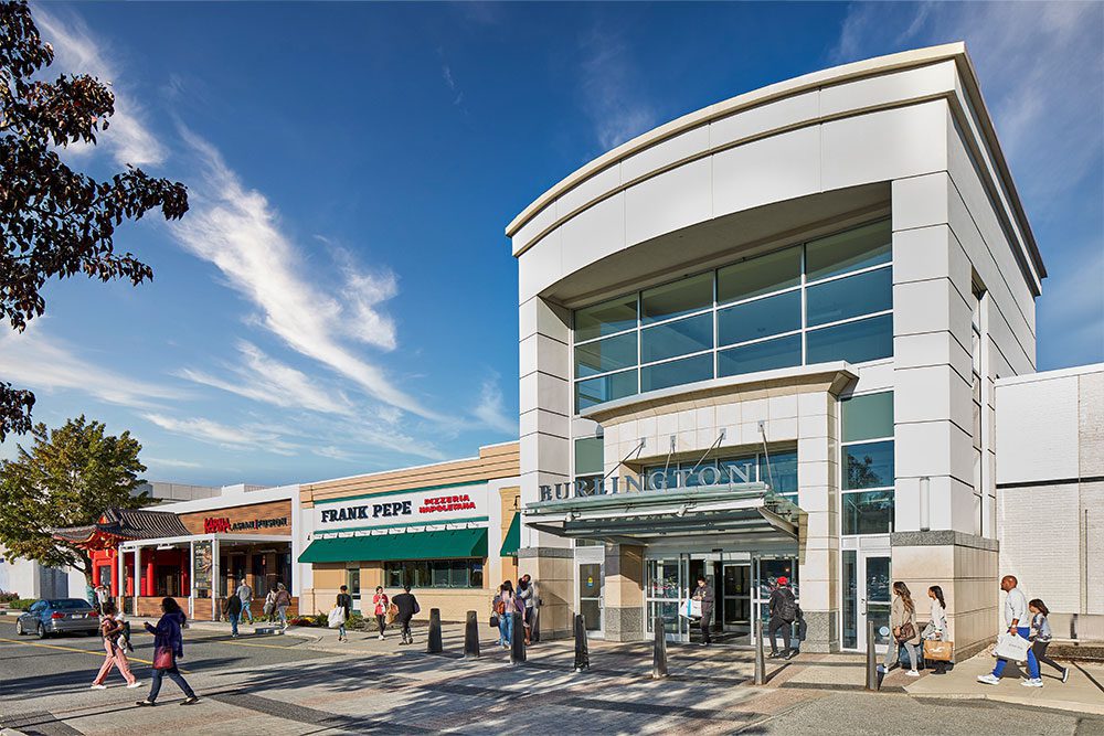 Burlington, MA mall entrance